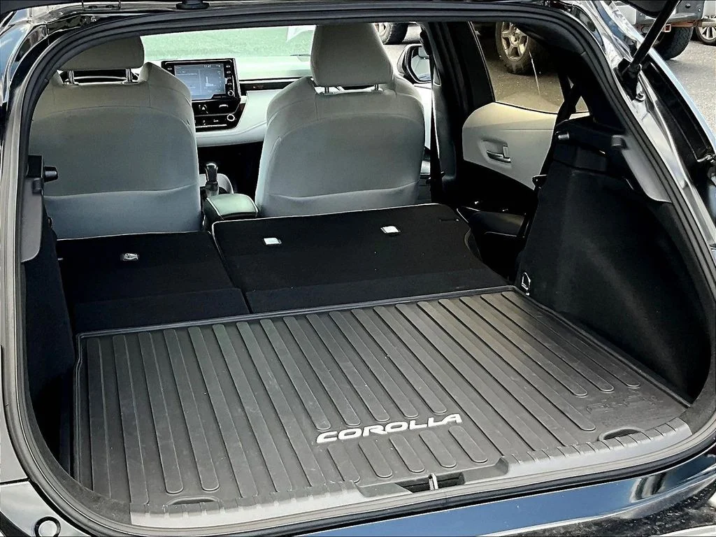 Used 2019 Midnight Black Metallic Toyota SE image 34