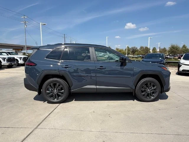 New 2026 Cloud Toyota XLE Premium image 3