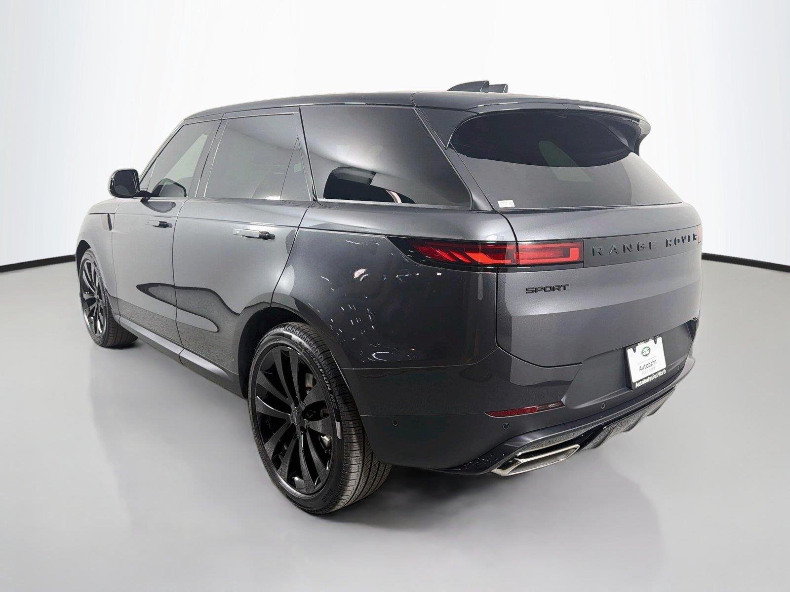 New 2026 Carpathian Grey Land Rover SE image 7