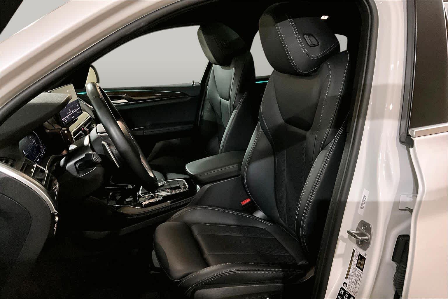 Used 2024 Alpine White BMW xDrive30i image 16
