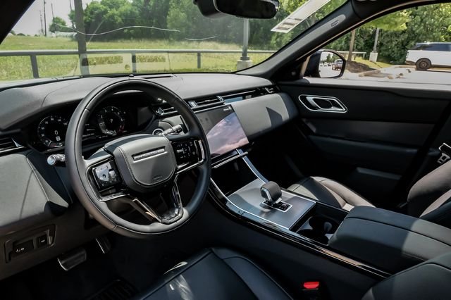 Certified Used 2025 Black Land Rover Dynamic SE image 2