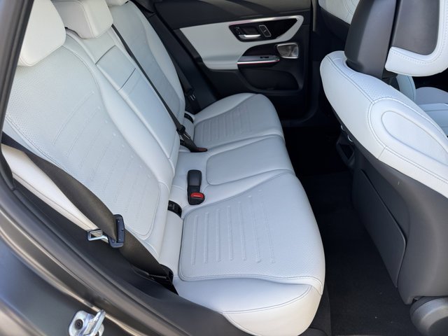 New 2026 MANUFAKTUR Graphite Grey Magno Mercedes-Benz GLC 300 image 5