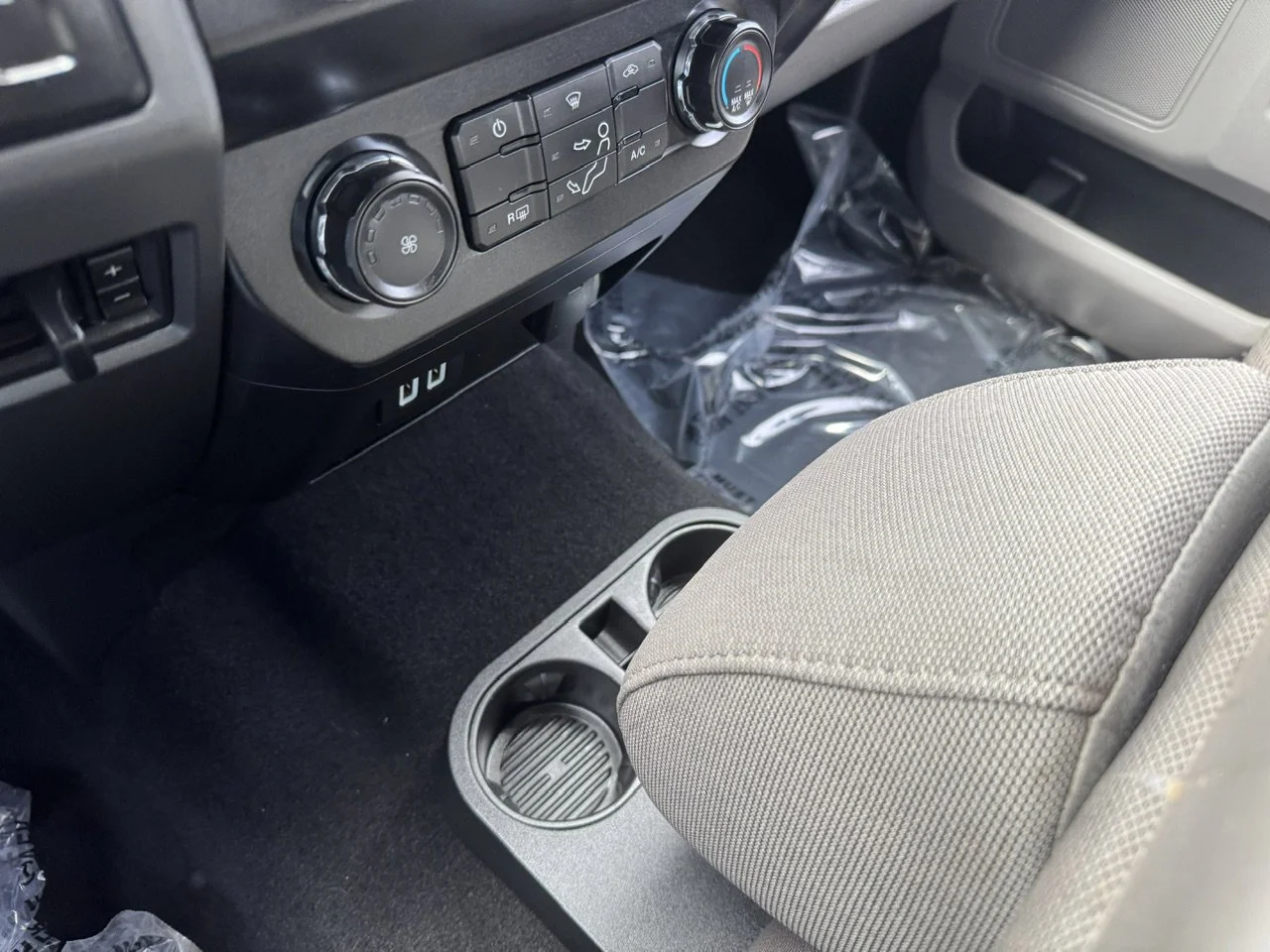 Used 2019 Ingot Silver Ford XLT image 25