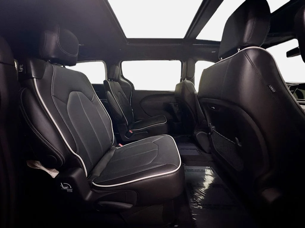 2026 Chrysler Pacifica Limited - Photo 18