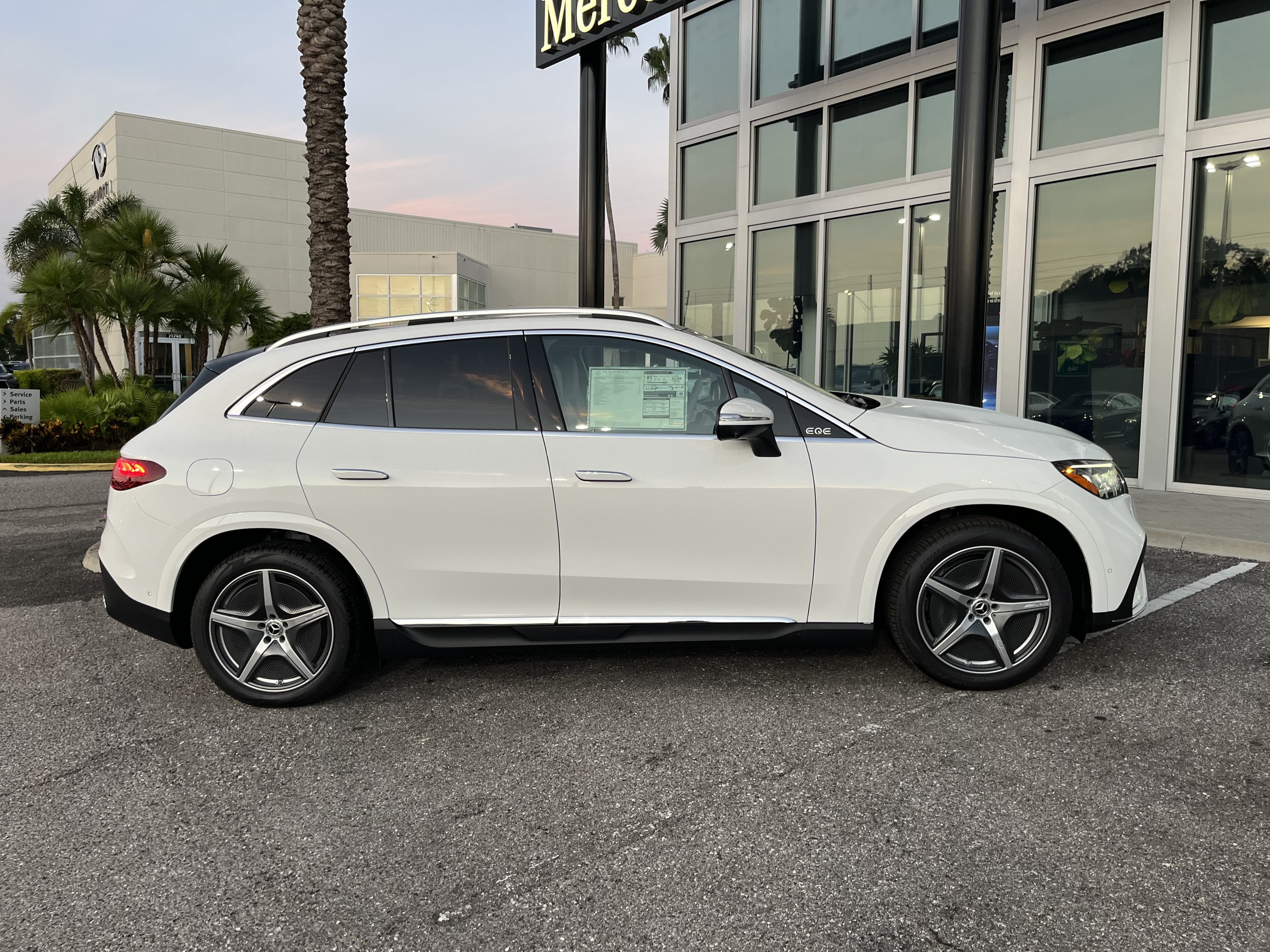 New 2026 POLAR WHITE Mercedes-Benz EQE 320 image 8