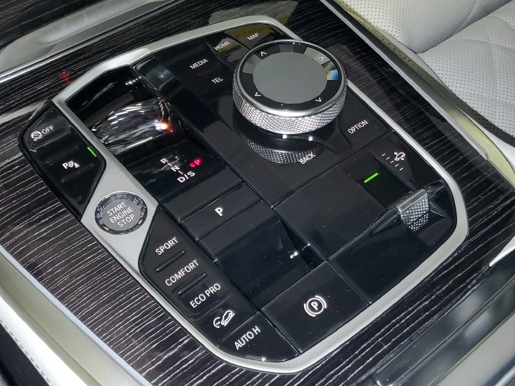 New 2027 White BMW xDrive40i image 26