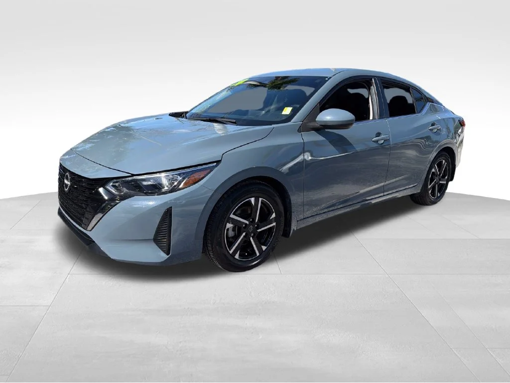 Used 2024 Gray Nissan SV image 3
