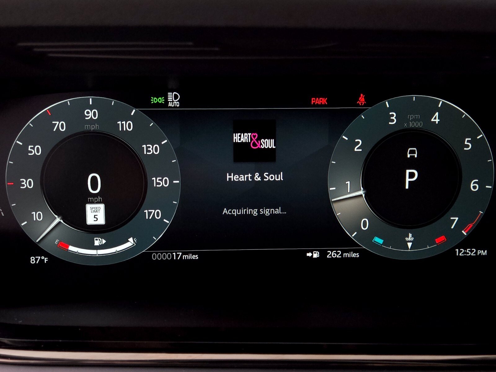 New 2026 Arroios Grey Land Rover Hoxton image 32