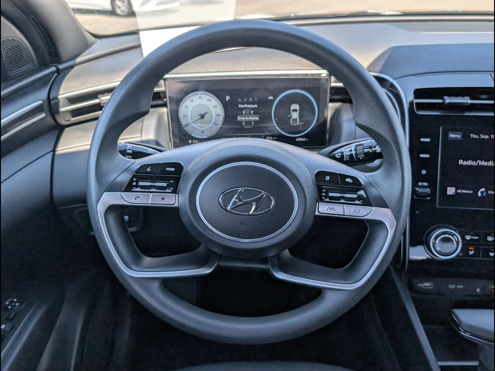 Used 2022 Black Hyundai SEL image 11