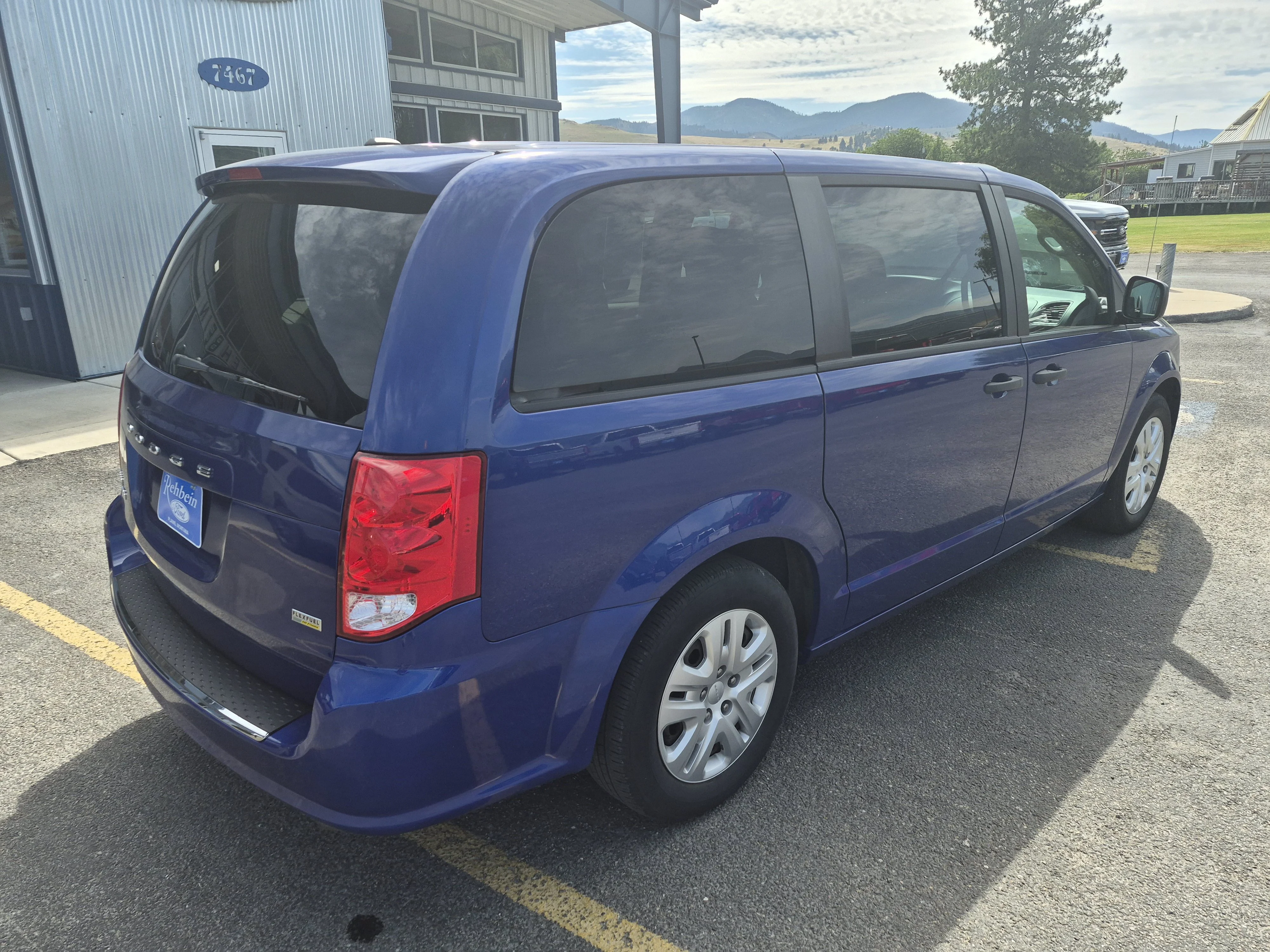 Used 2019 Blue Dodge SE image 13