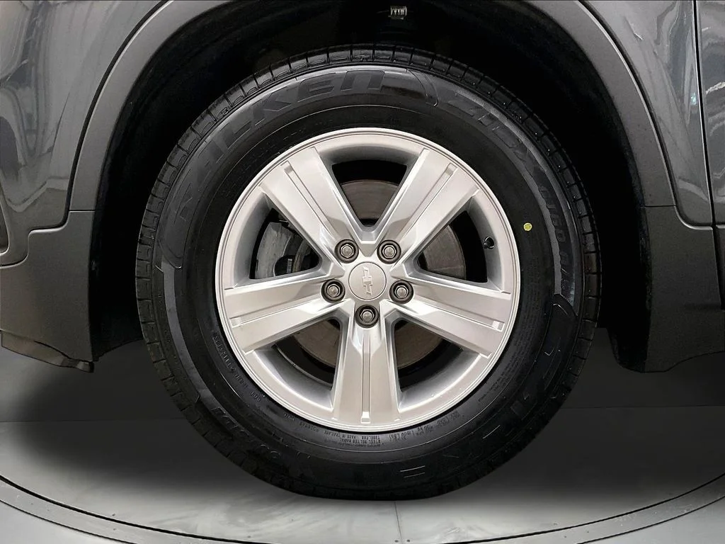Used 2020 Gray Chevrolet LT image 12