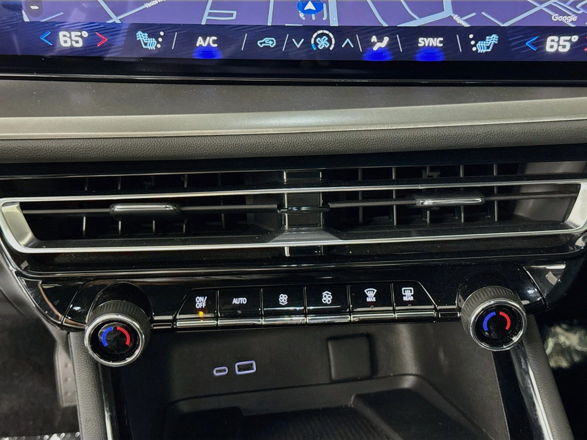 Used 2025 Iridescent Pearl Tricoat Chevrolet LT image 18