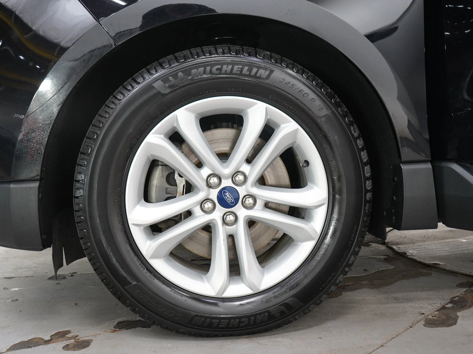 Used 2020 Black Ford SEL image 30
