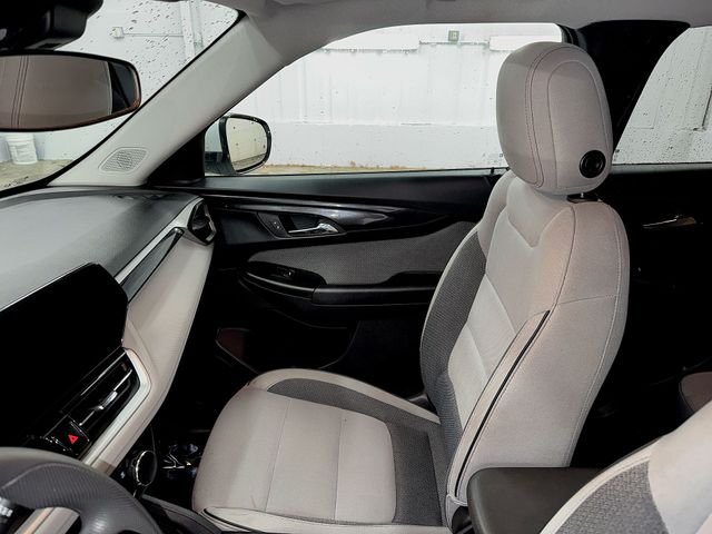 Used 2025 White Chevrolet LT image 20