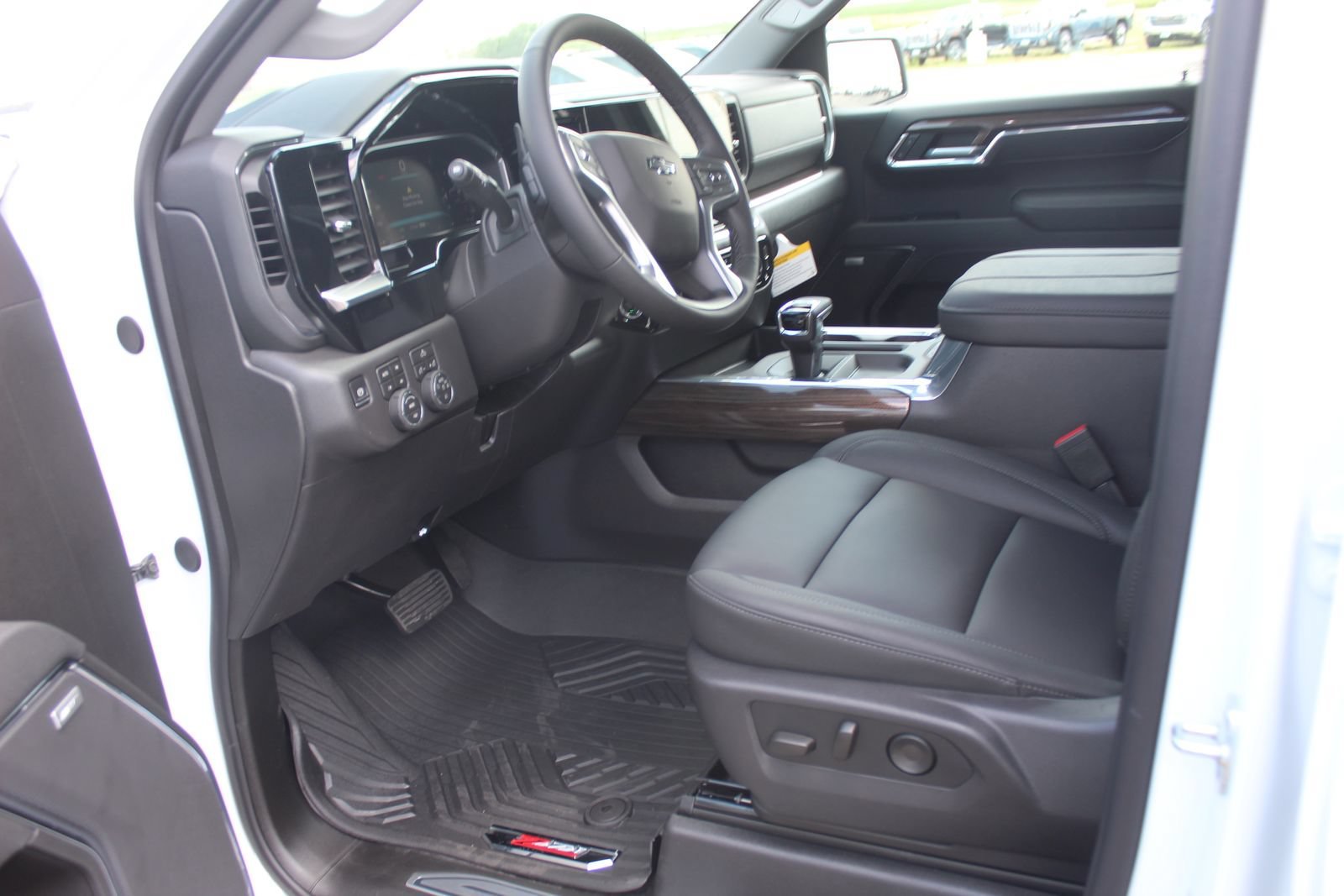 New 2026 Summit White Chevrolet LT Trail Boss image 11