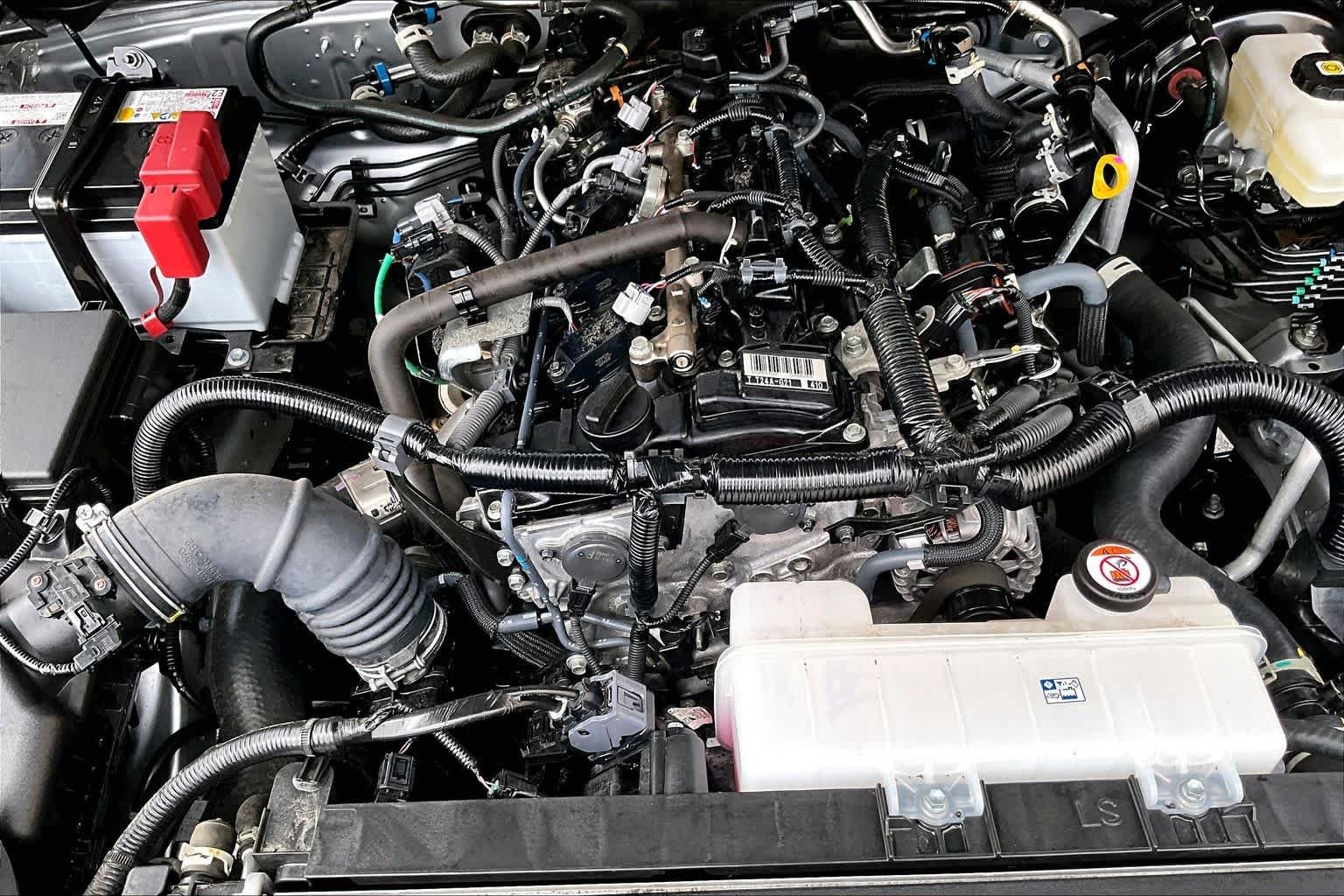 Used 2025 Cutting Edge Toyota SR5 image 33