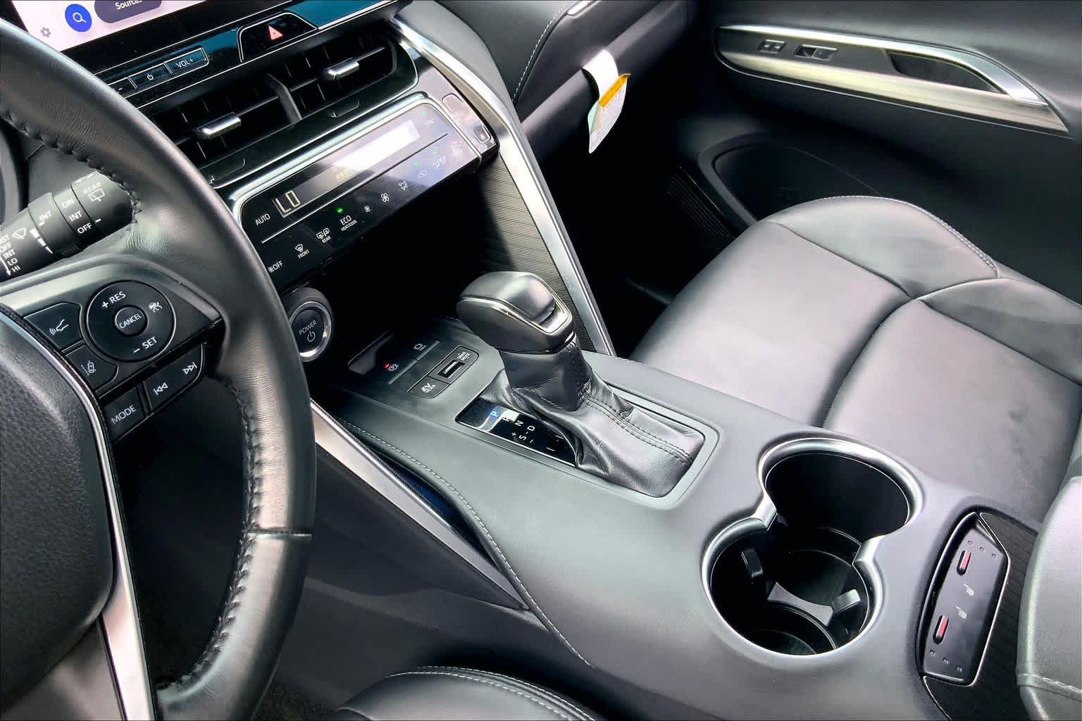 Used 2024 Wind Chill Pearl Toyota XLE image 16