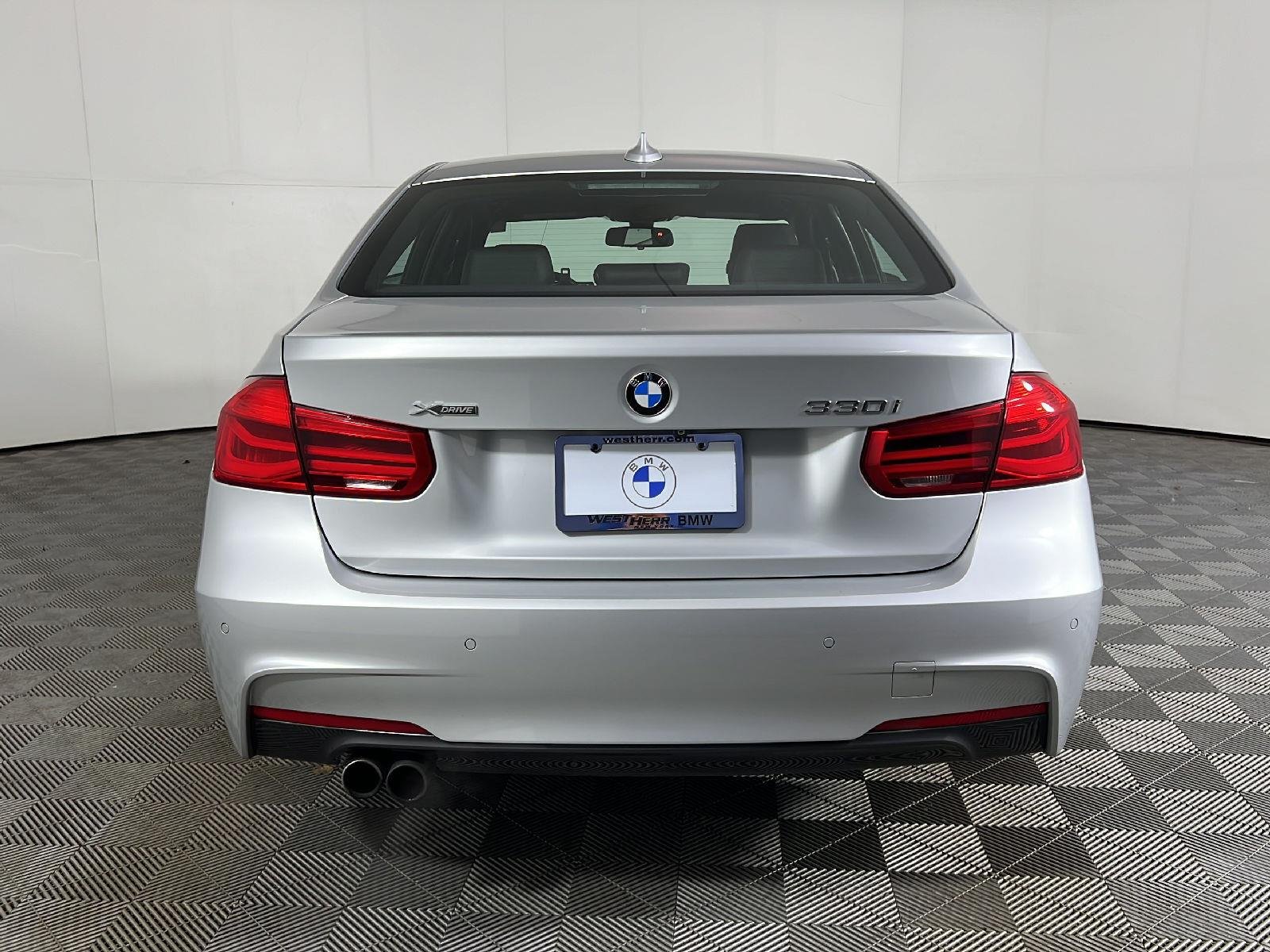 Used 2017  BMW 330i xDrive image 6
