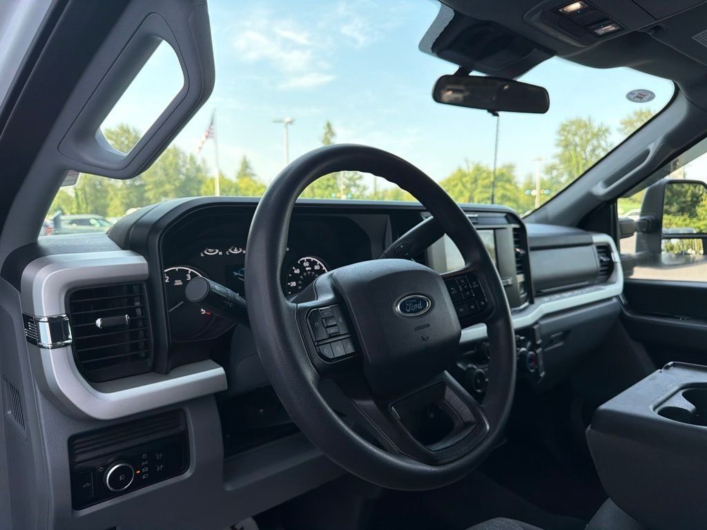Used 2025  Ford XLT image 10