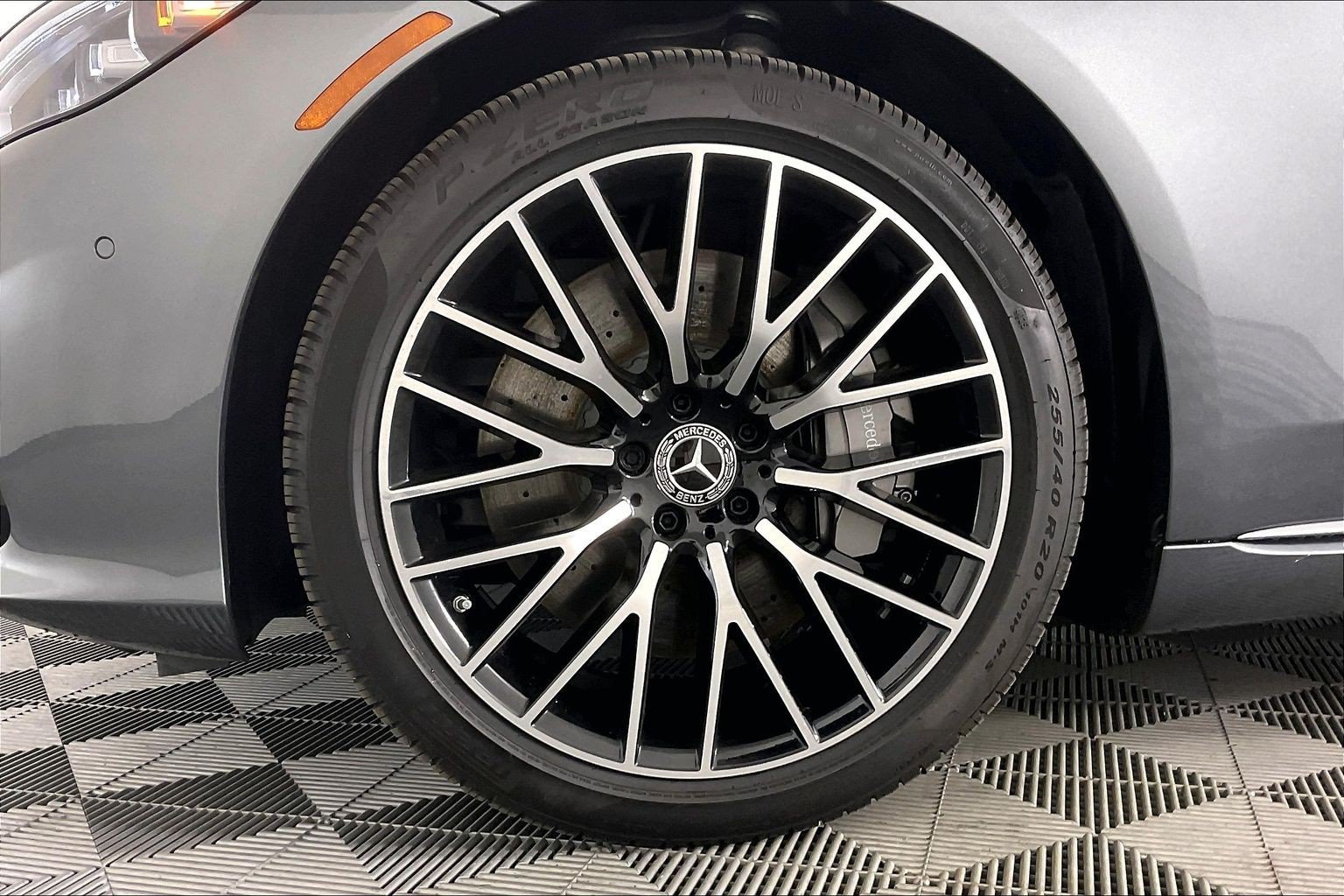 New 2026 Selenite Grey Metallic Mercedes-Benz S 580 image 26