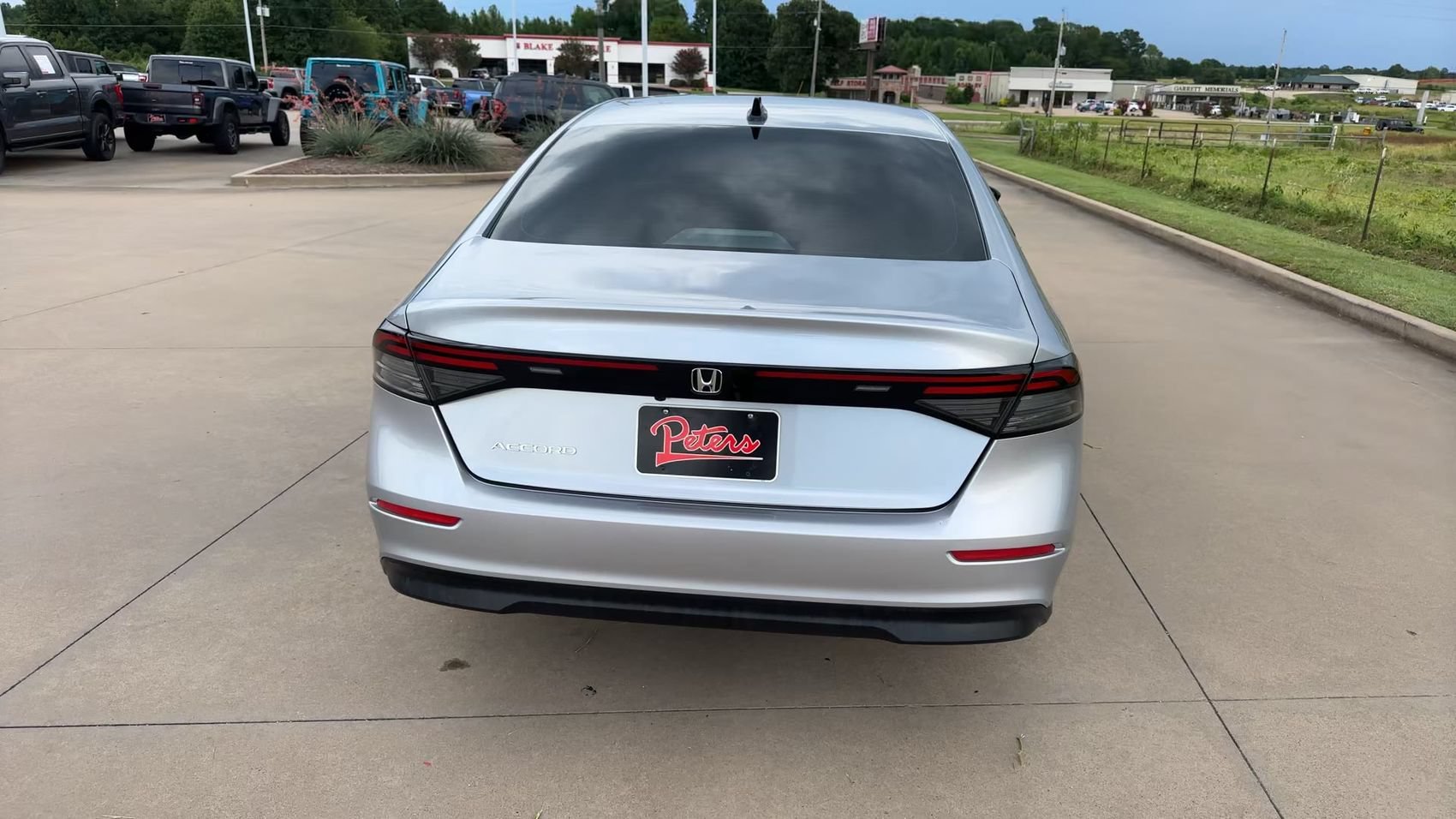 Used 2026 Silver Honda SE image 8