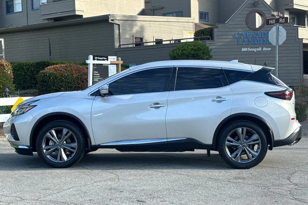 Used 2023 Silver Nissan Platinum image 8