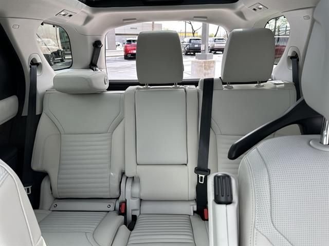 New 2026 Santorini Black Land Rover S image 22