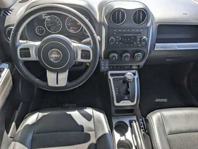 Used 2017 Billet Silver Metallic Jeep Latitude image 10