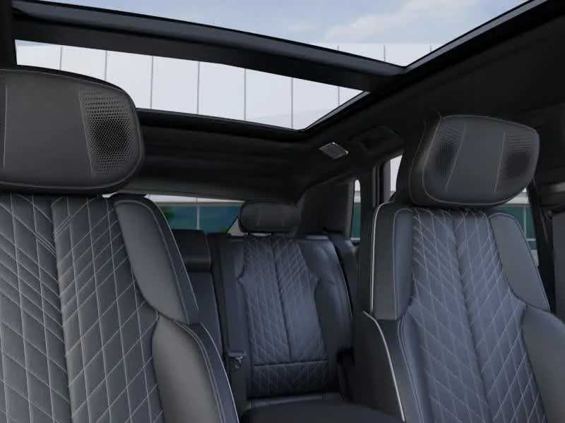2027 Cadillac LYRIQ Signature Luxury - Photo 24