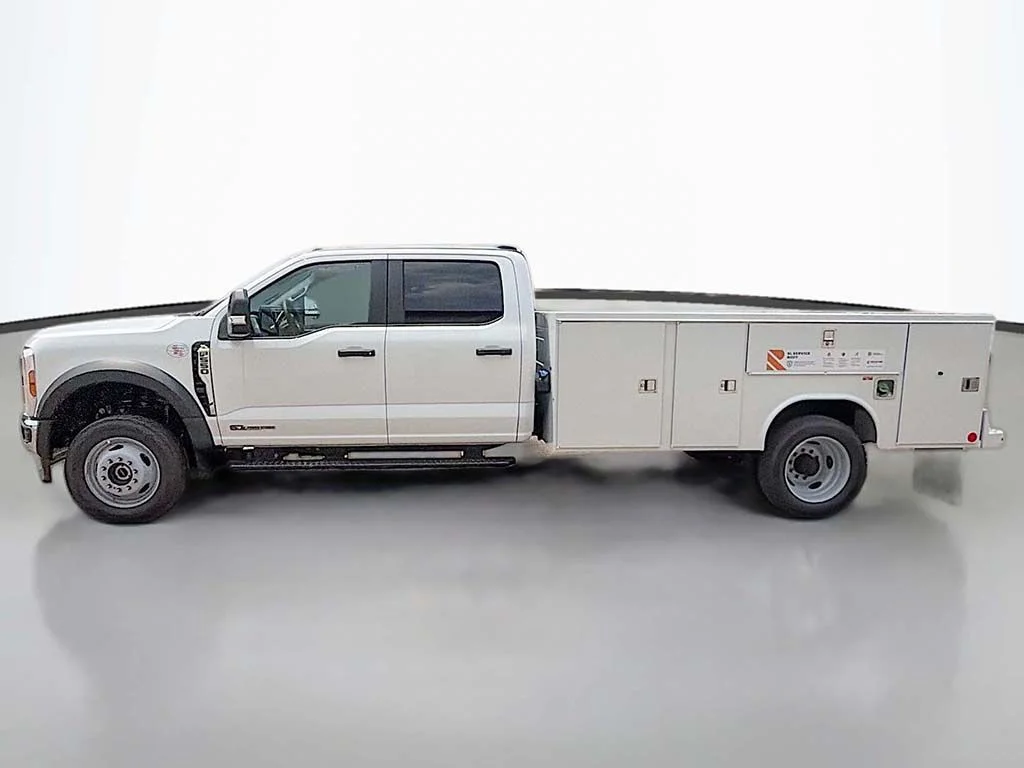 New 2026 Oxford White Ford F-550® XL image 9