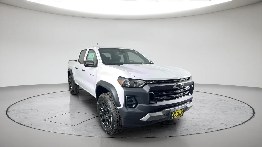 New 2026 Summit White Chevrolet Trail Boss image 6