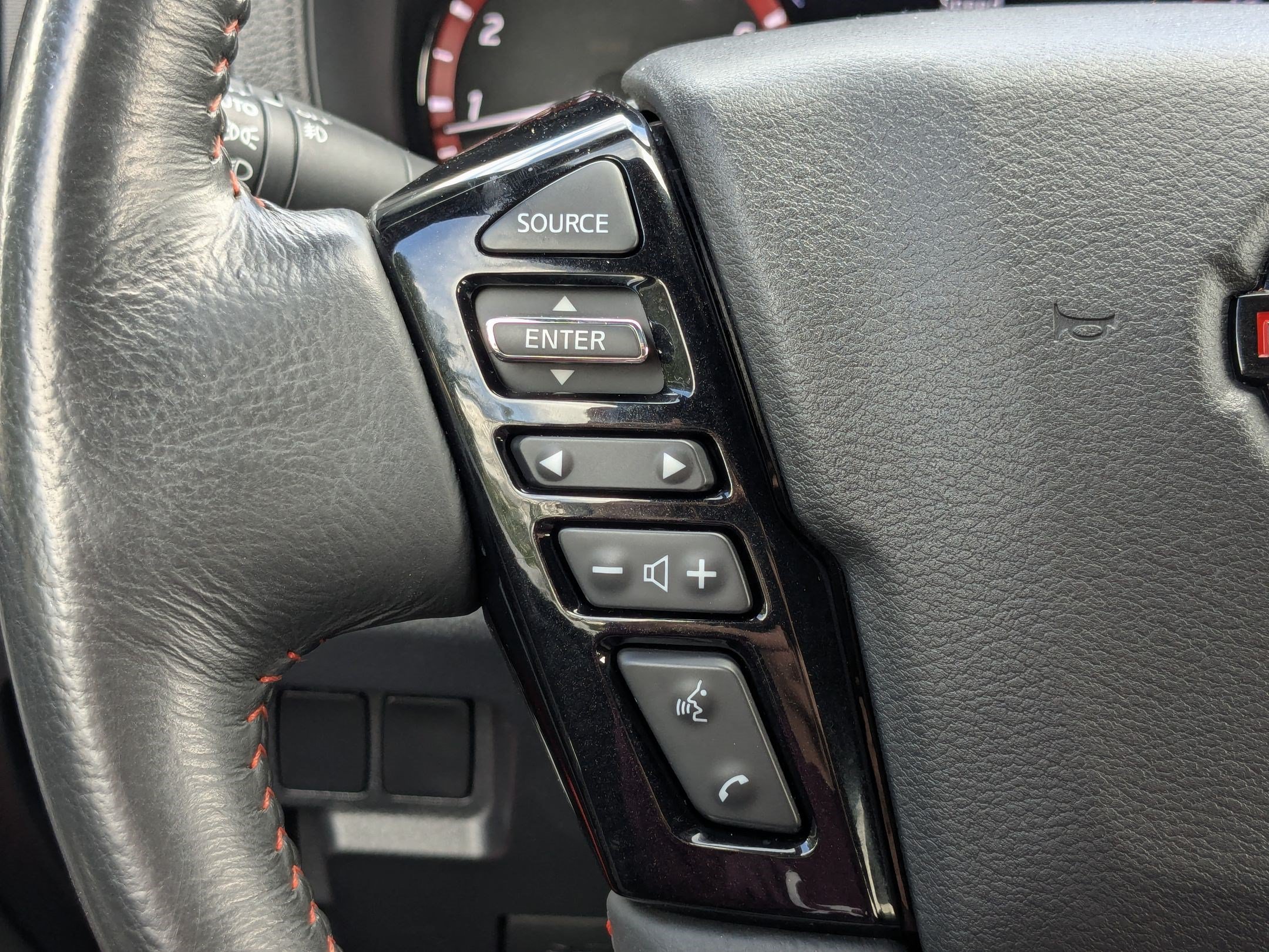 Used 2023 Boulder Gray Pearl Nissan PRO-4X image 17