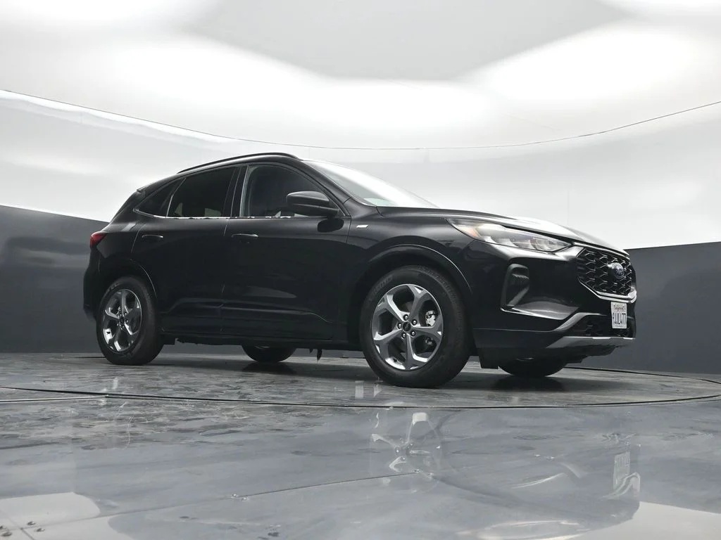 Used 2023 Black Ford ST-Line image 3