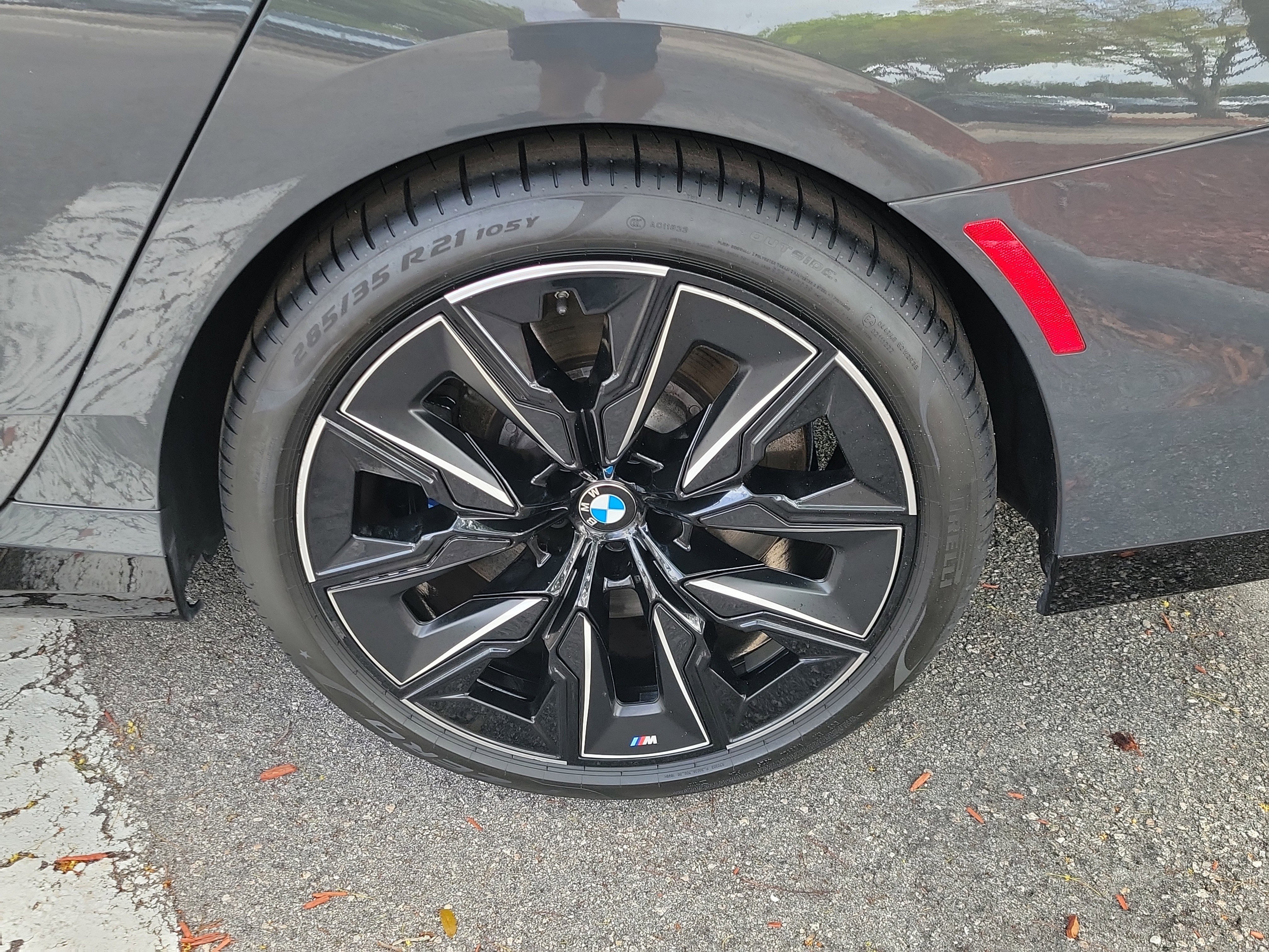 Used 2023 Dravit Grey Metallic BMW 760i xDrive image 9