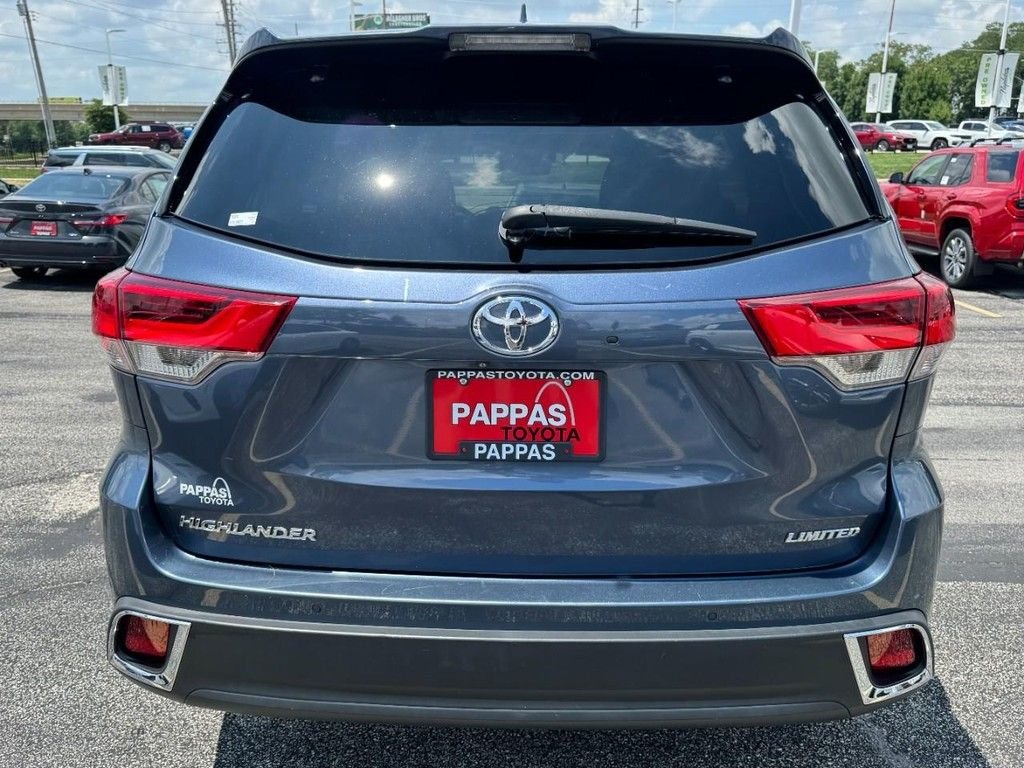 Used 2018 Blue Toyota Limited Platinum image 4