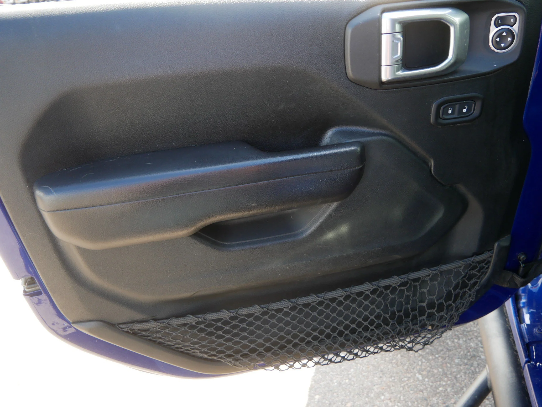 Used 2019 Ocean Blue Metallic Clearcoat Jeep Sport S image 19