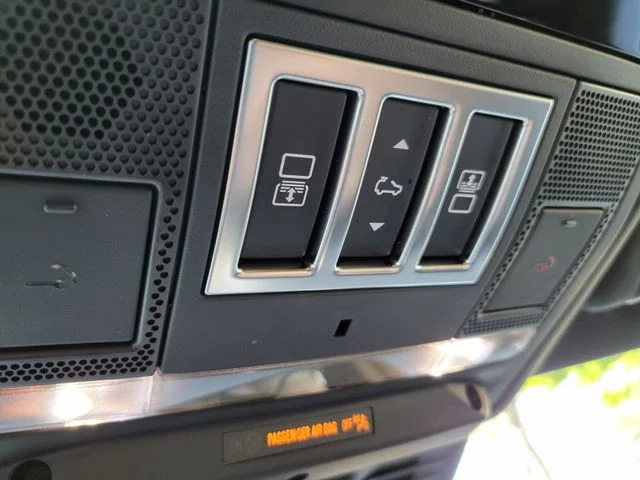 Certified Used 2025 White Land Rover Dynamic SE image 44