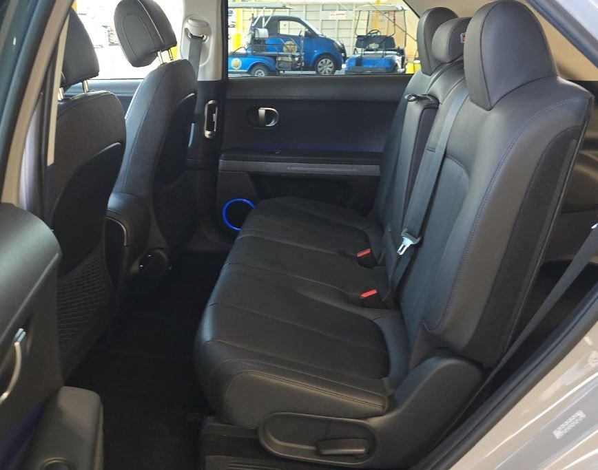 Used 2023 Gray Hyundai SEL image 11