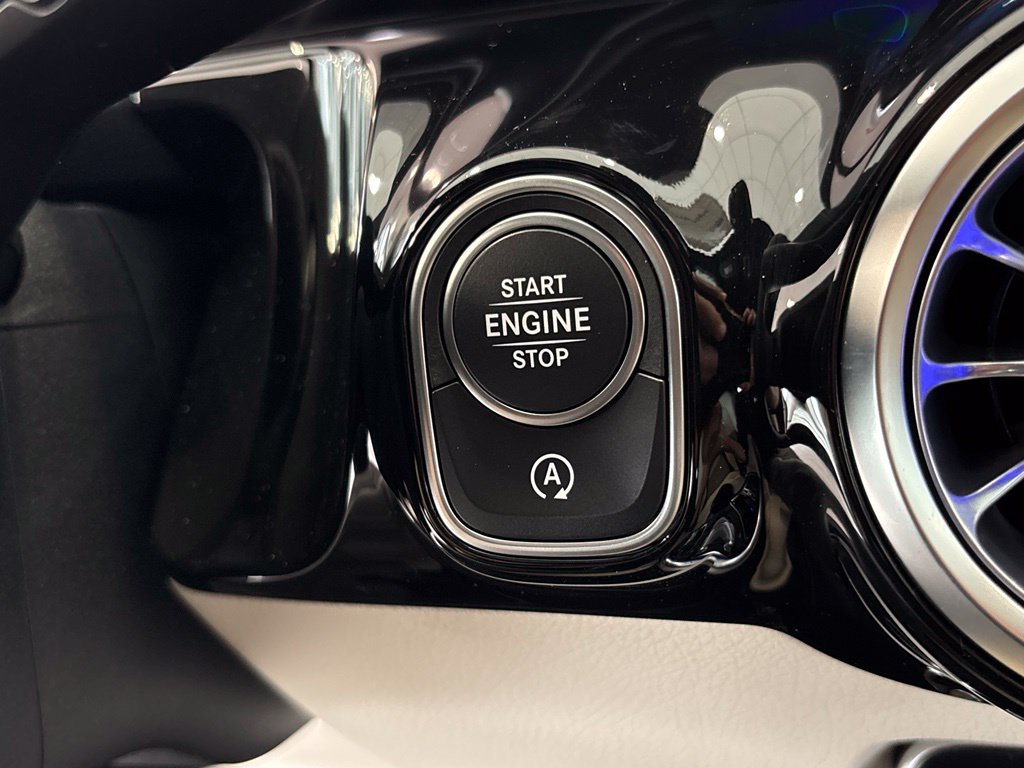 New 2026 Polar White Mercedes-Benz GLA 250 image 19