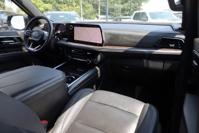 Used 2025 Black Chevrolet Z71 image 37