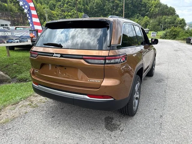 New 2026 Copper Shino Metallic Clearcoat Jeep Limited image 3