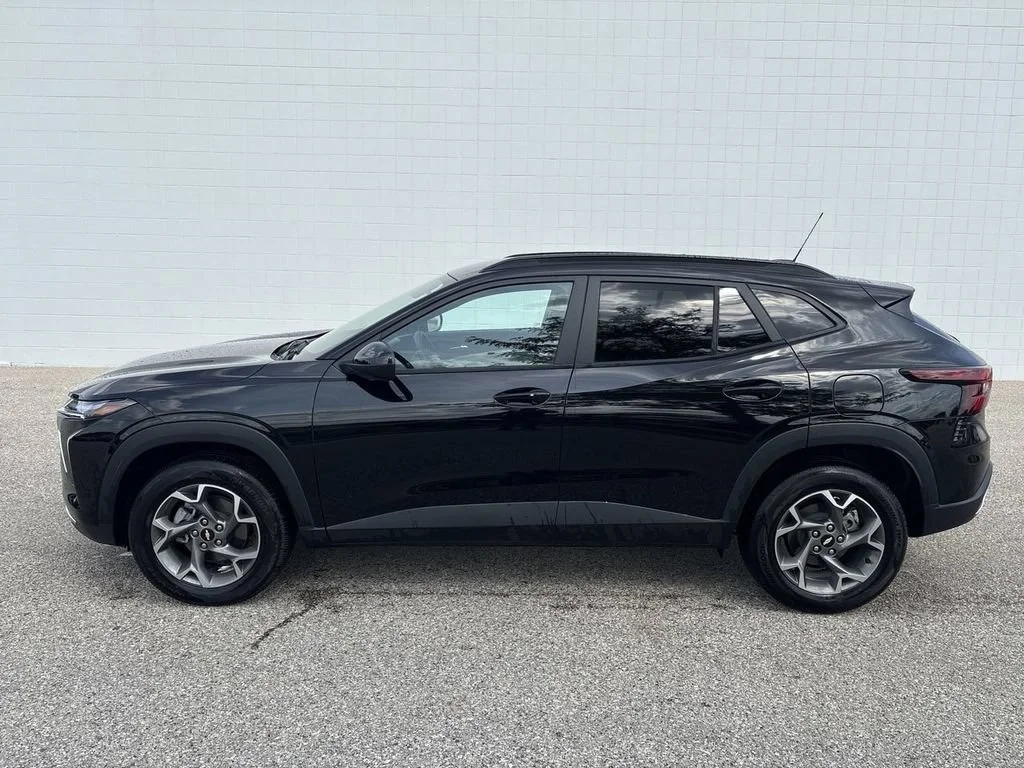 Used 2026 Mosaic Black Metallic Chevrolet LT image 10