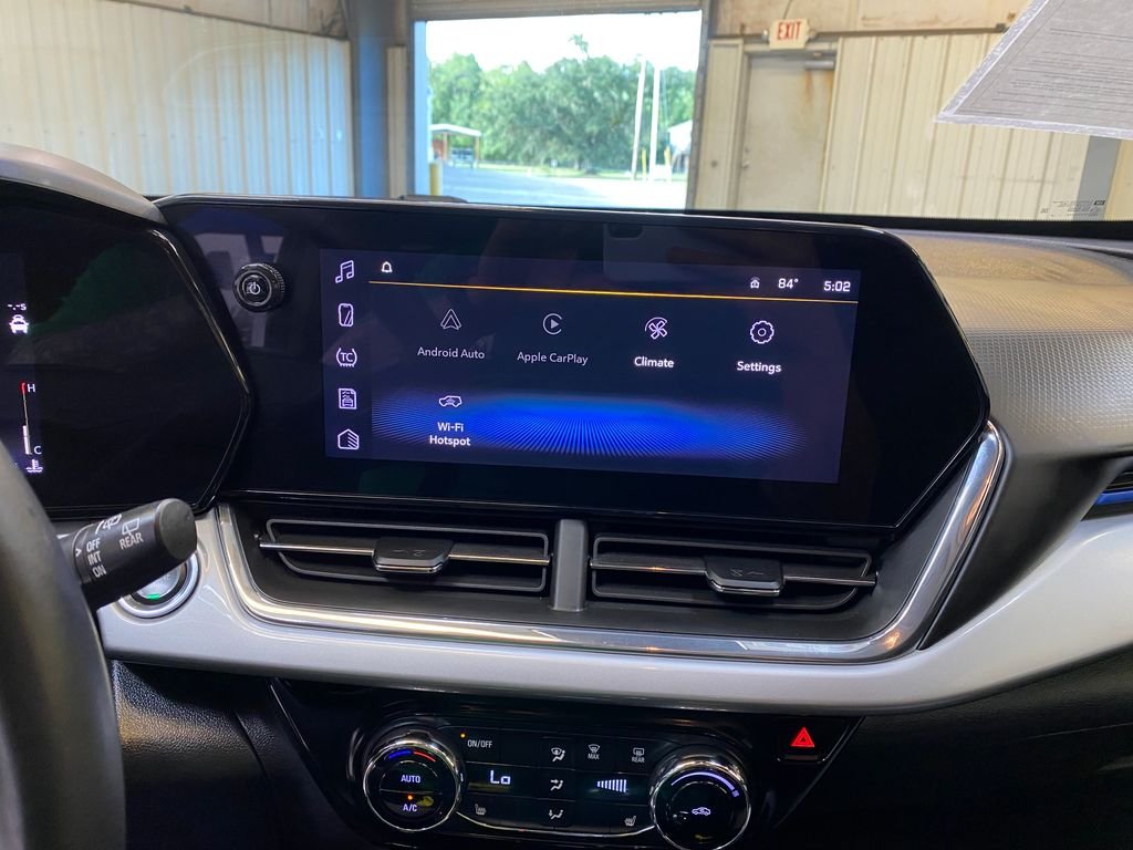 Used 2025 White Chevrolet LT image 36