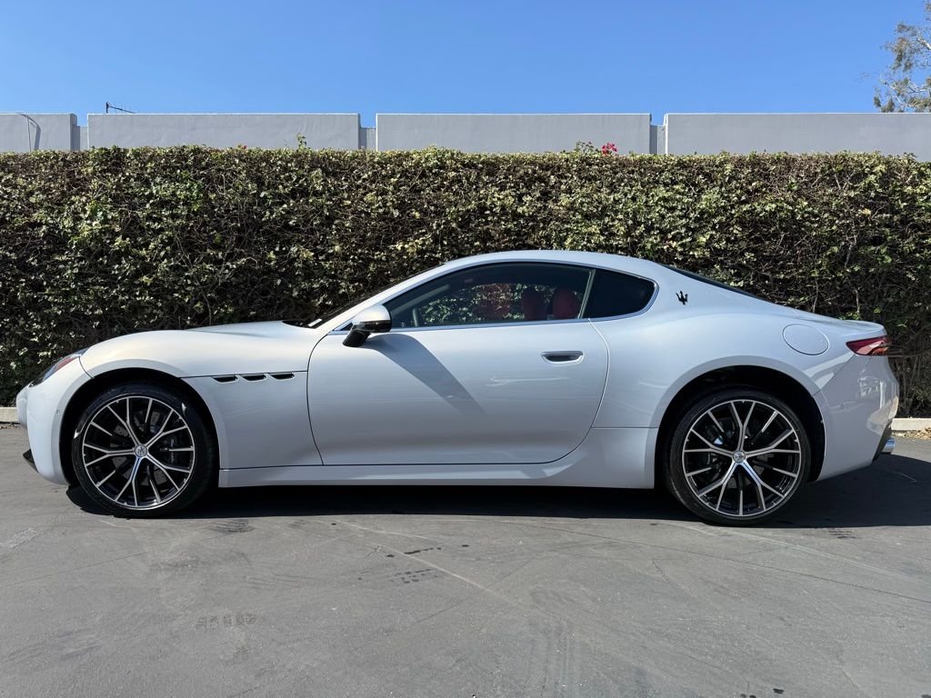 New 2026 Bianco Astro Maserati  image 5