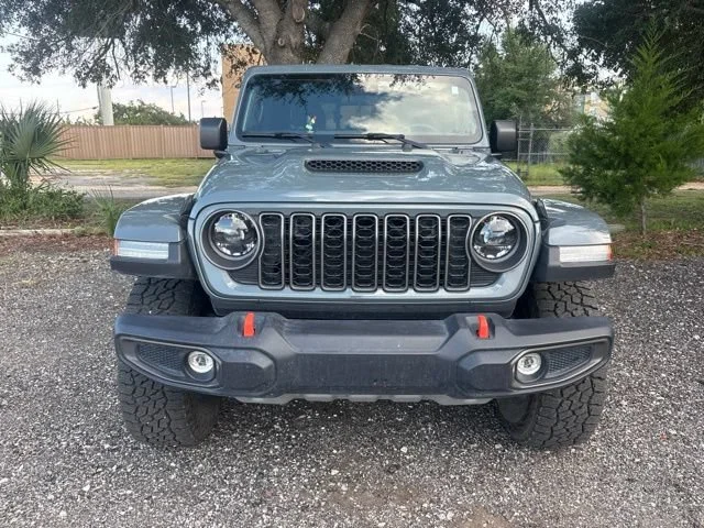 Used 2025 Anvil Clearcoat Jeep Mojave image 2