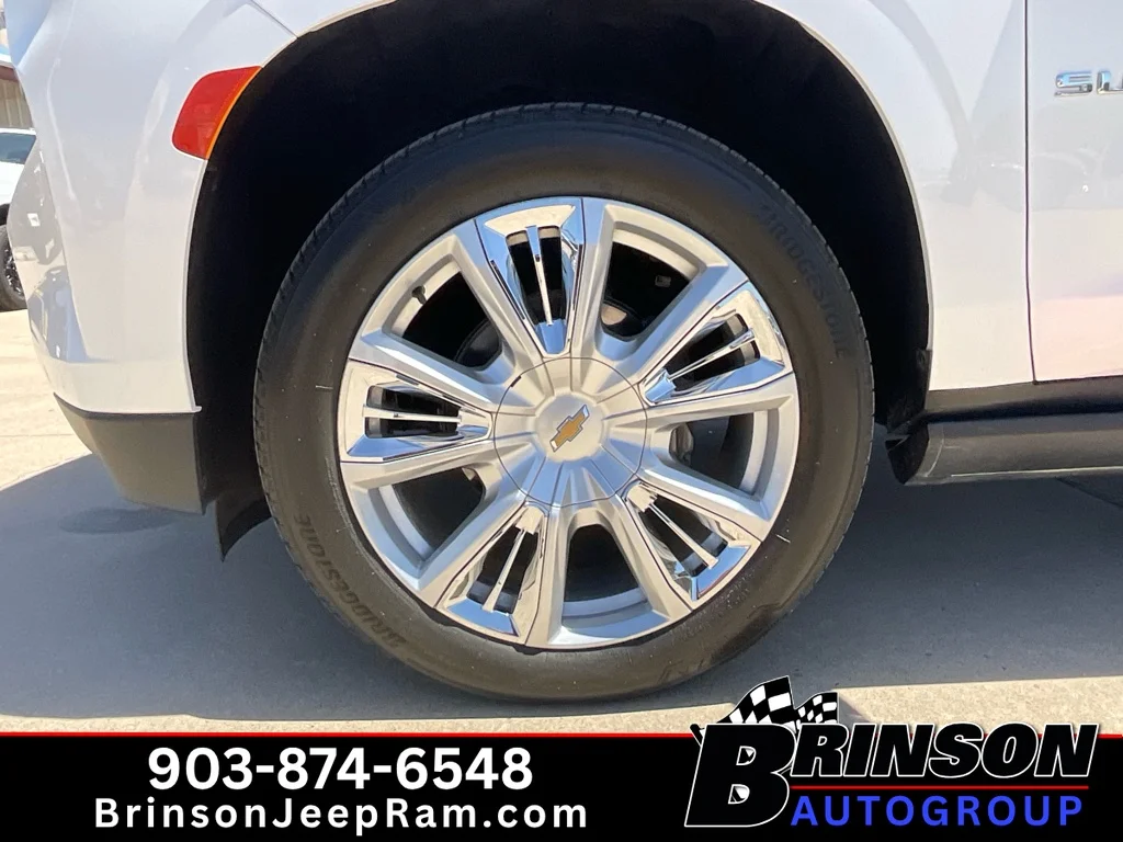 Used 2024 Iridescent Pearl Tricoat Chevrolet High Country image 17