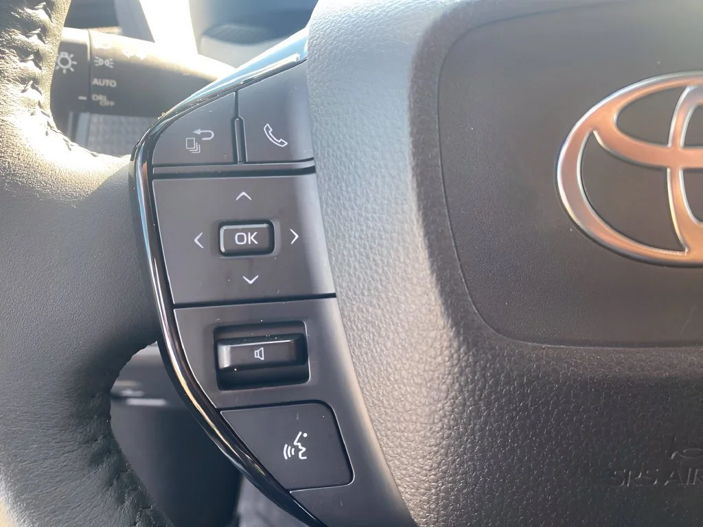 Used 2025 Silver Toyota XLE image 19