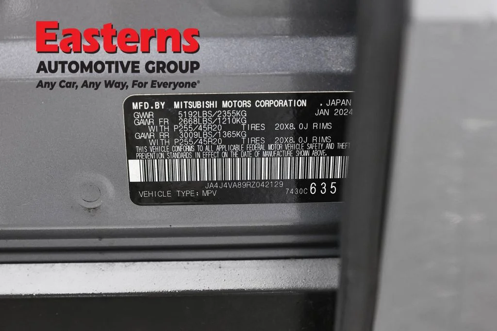 Used 2024 Gray Mitsubishi SE image 36