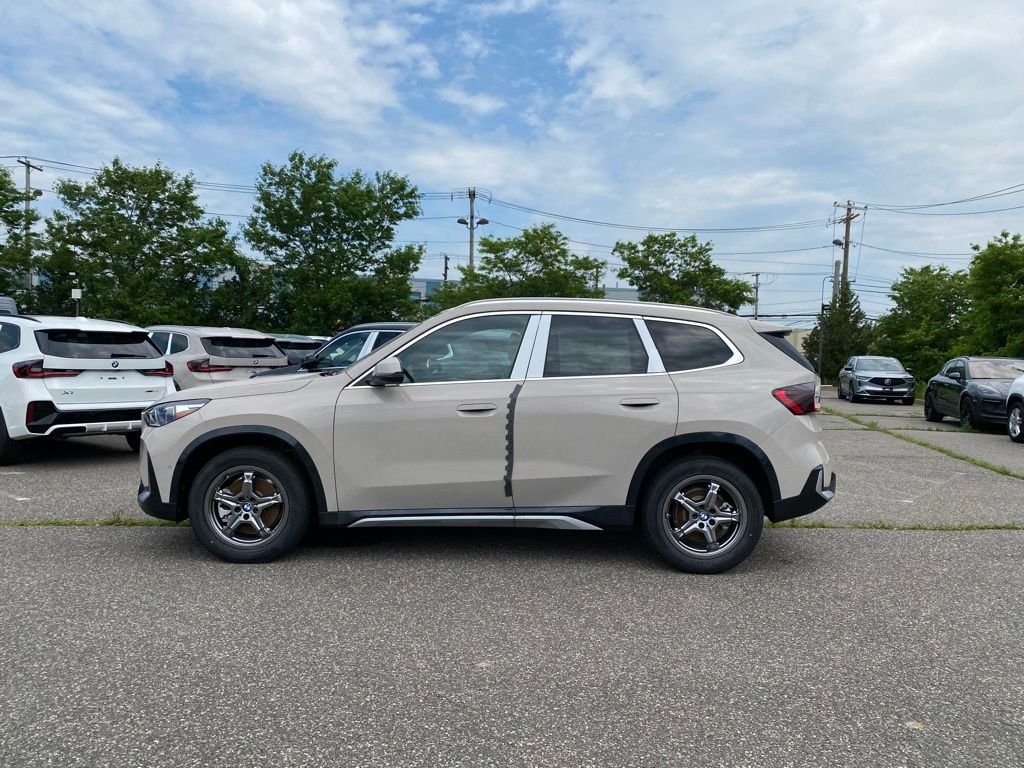 New 2026 Dune Grey Metallic BMW xDrive28i image 4