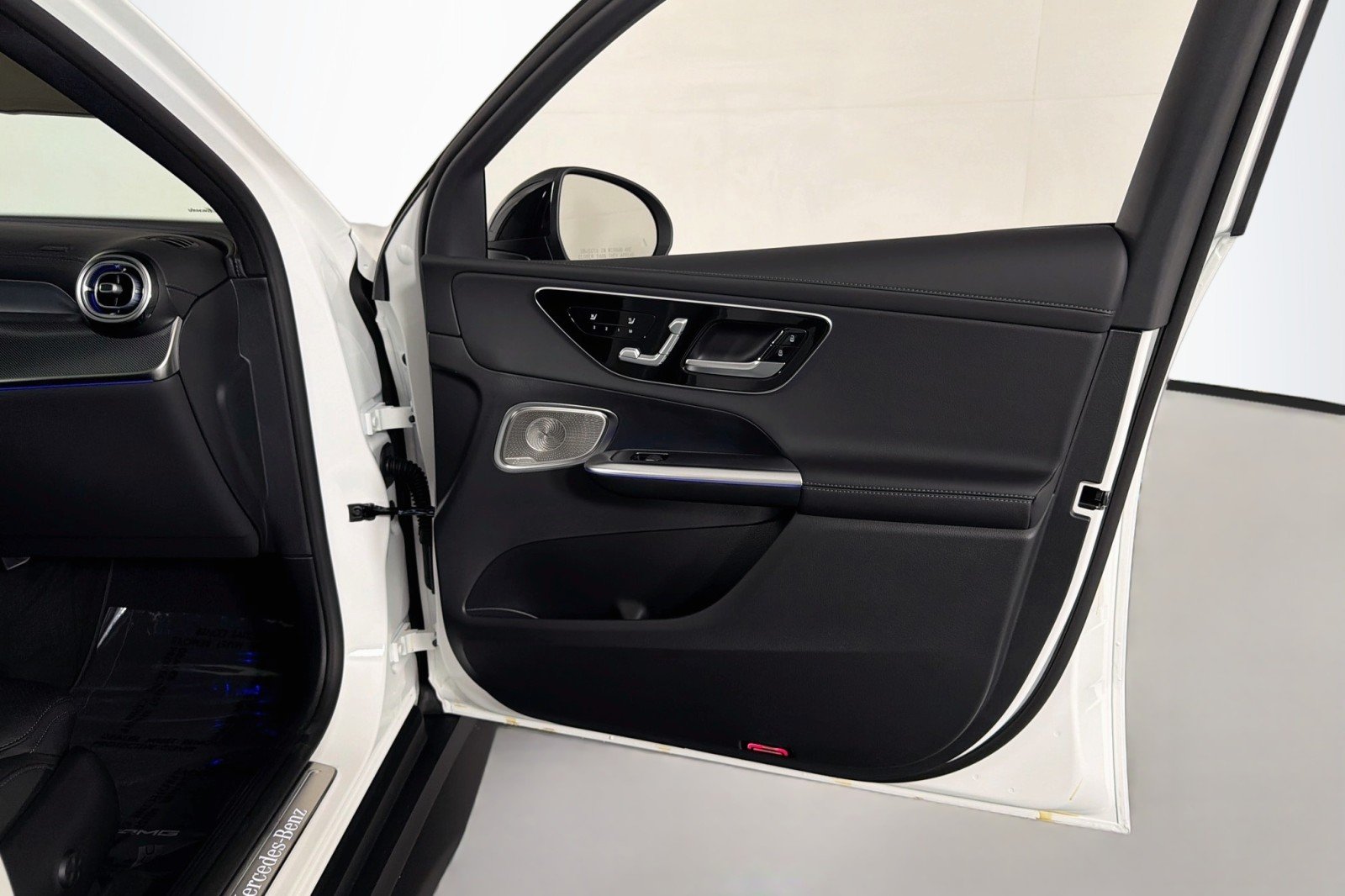 New 2027 Polar White Mercedes-Benz GLC 300 4MATIC® Coupe image 23